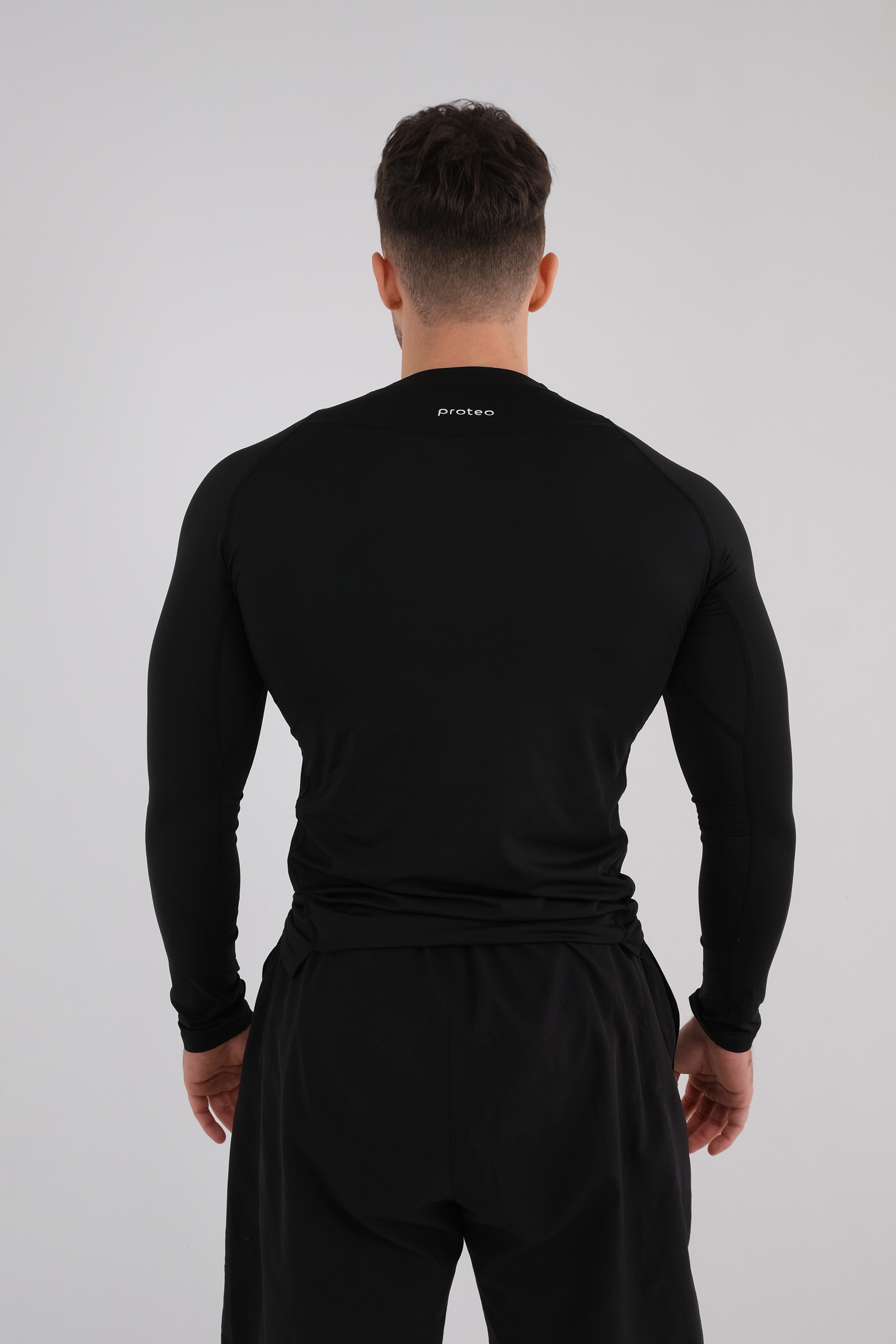 Męska przylegająca koszulka z długim rękawem