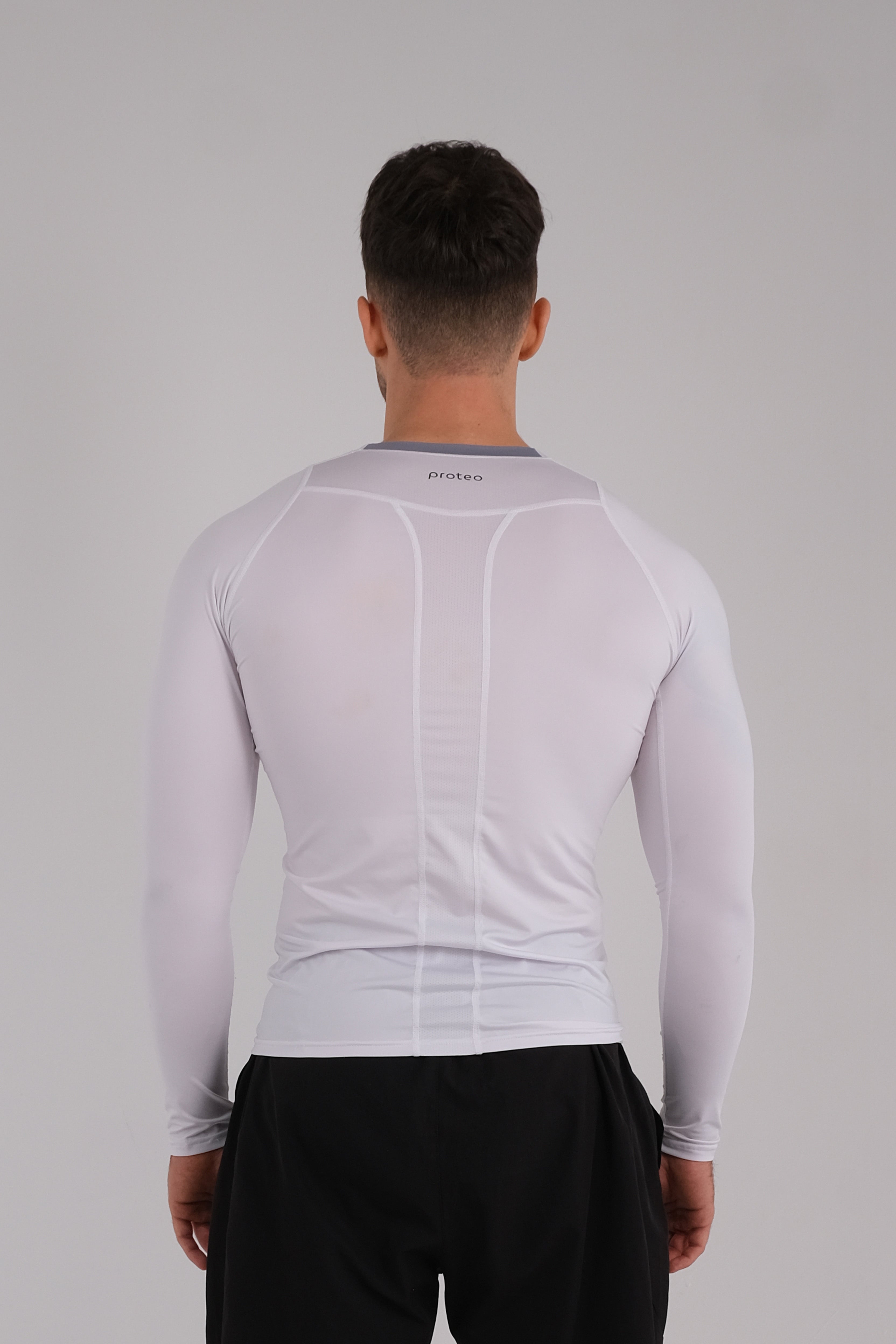 Męska przylegająca koszulka z długim rękawem